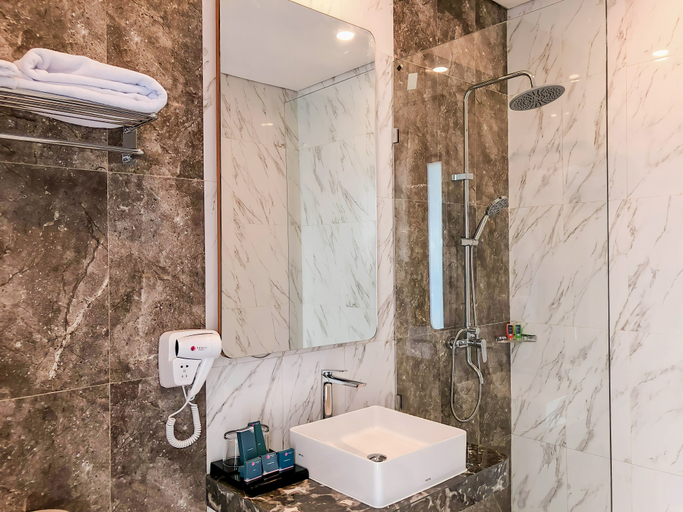bathroom 7