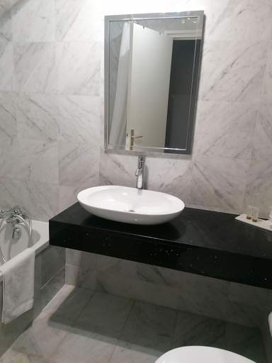 Bathroom 4, Hotel Les Deux Lions, Alpes-de-Haute-Provence