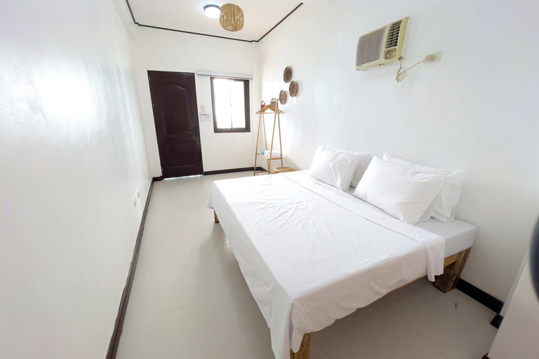 Room 4, Salacia Beachfront Resort, Bauan