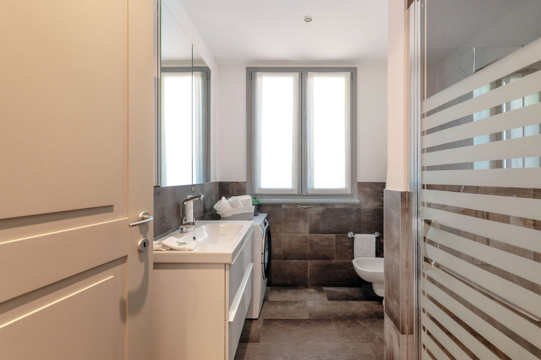 Bathroom 2, Residenza di Luce, Como