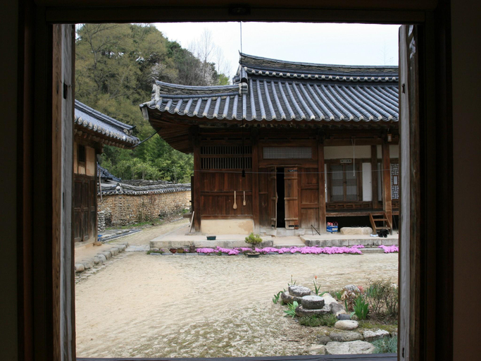 Others 4, Choongsindang Hanok, Geochang
