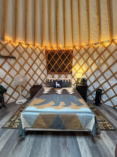 Room 5, Safari Lodge Adventure Camp, Kenai Peninsula