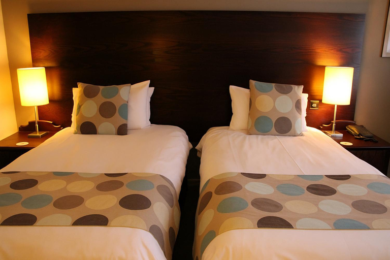 Bedroom 2, The Dukes Head Hotel, London