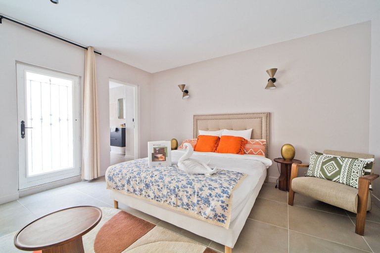 Living area 3, Appartements rue Saint-Dominique, Paris