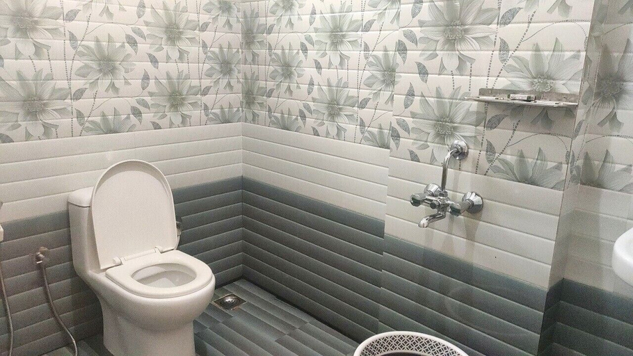 Bathroom 3, Pears Garden Royal Suite, Dindigul
