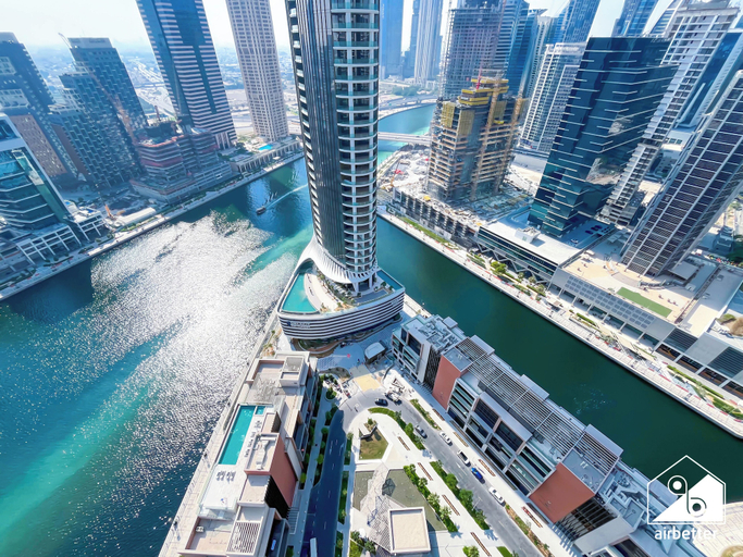 Interior 2, Luxurious 3BR Canal View Apartment Pool + Gym, Dubai