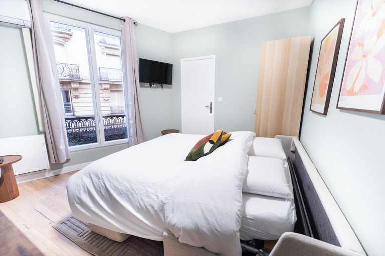 Living area 5, Appartements rue de Fécamp, Paris