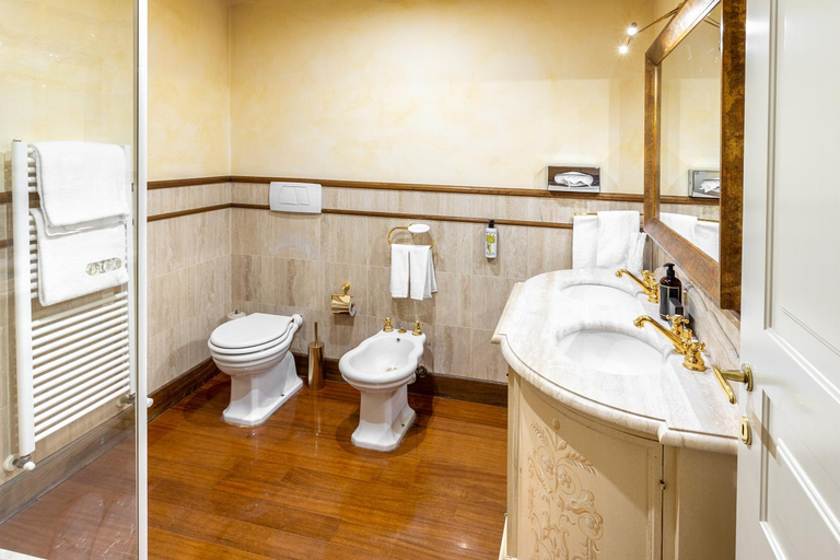 Bathroom 4, Hotel Casa Pavesi, Cuneo