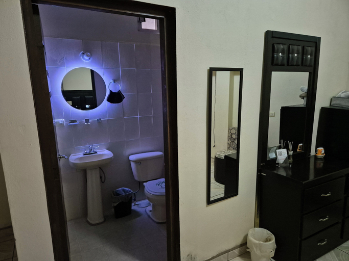 Bathroom 3, Hotel Destination, Cuatrociénegas