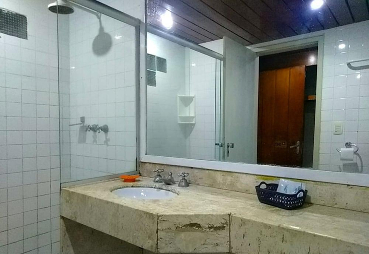 Bathroom, Amoaras Resort, Paulista