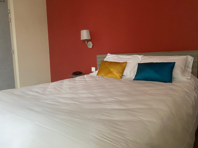 Bedroom 3, Hôtel de Flandre, Oise