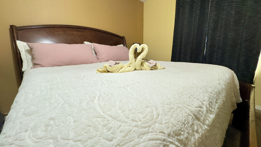 Room 5, The Poolside Escape Near Beaches, Saint Lucie