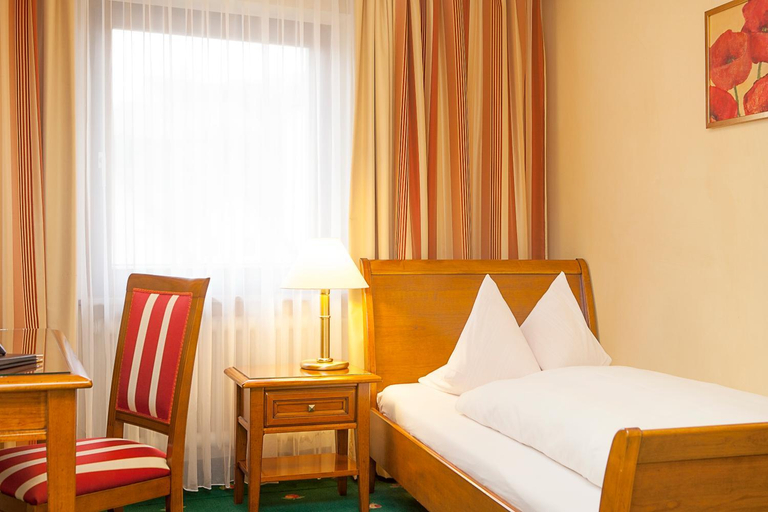Bedroom, Hotel Wilder Mann, Amberg-Sulzbach