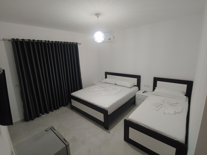 Bedroom 3, Villa LeoZeka, Sarandës