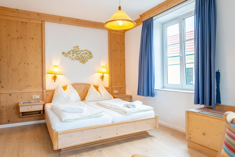 Bedroom 2, Hotel Krug, Mödling