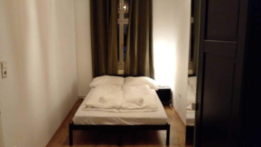 View from room, Bright 2BR Stay Close to Stadthalle, Wien