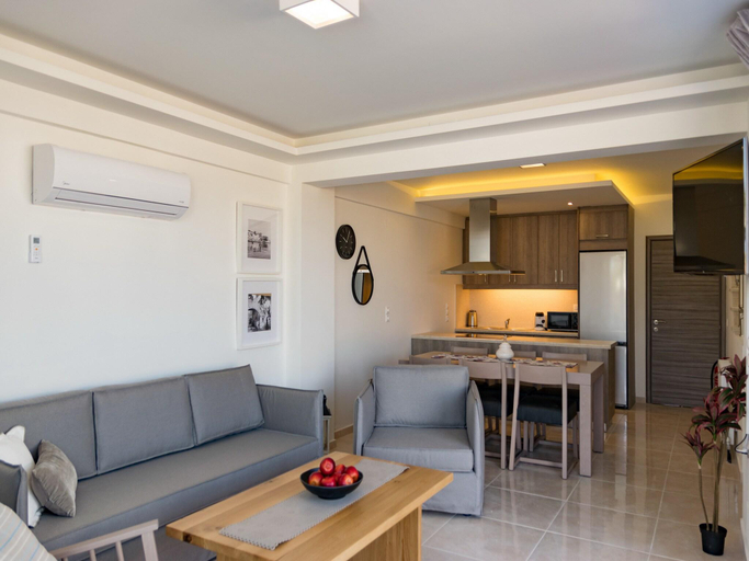 Others 5, Villa in Rethymno with Beachfront Pool, Crete