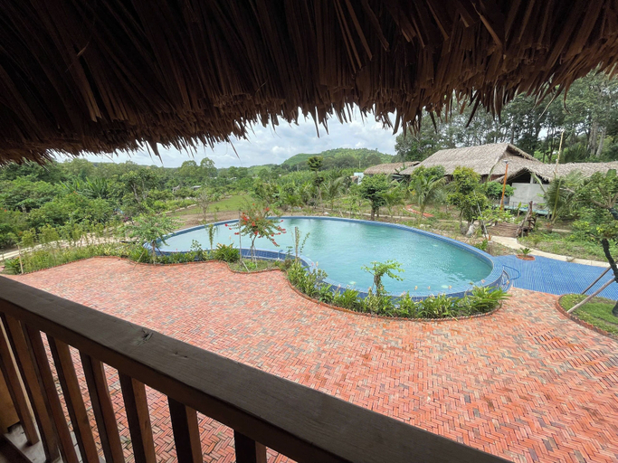 Outdoor pool 3, Suoi Rao Hao Huc Village, Châu Đức
