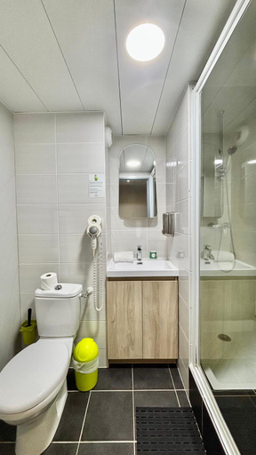 Bathroom 3, Temis hotel Besancon, Doubs