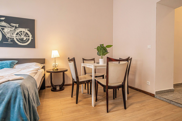 Room 3, Simple 1BR Studio for a Relaxing Stay, Wien