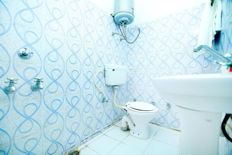 Bathroom, Hotel Kiran HP, Bilaspur
