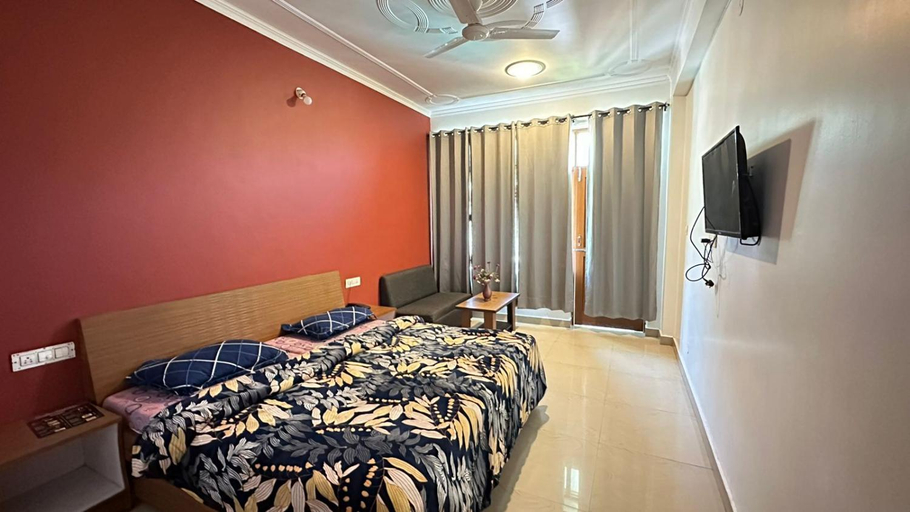 Bedroom 2, Hotel Backpackers Inn, Kangra