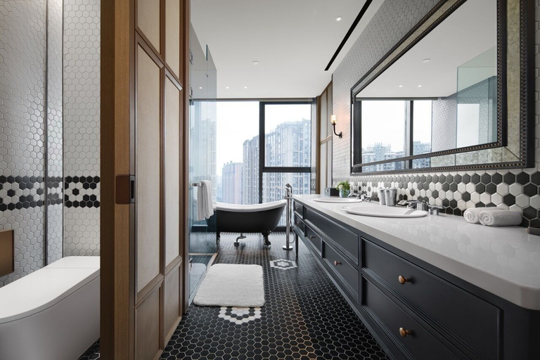 Bathroom 5, Mumian Chengdu, in The Unbound Collection by Hyatt, Chengdu