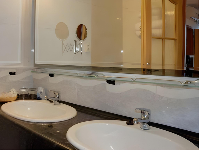 Bathroom 3, Hotel Druzba, Michalovce