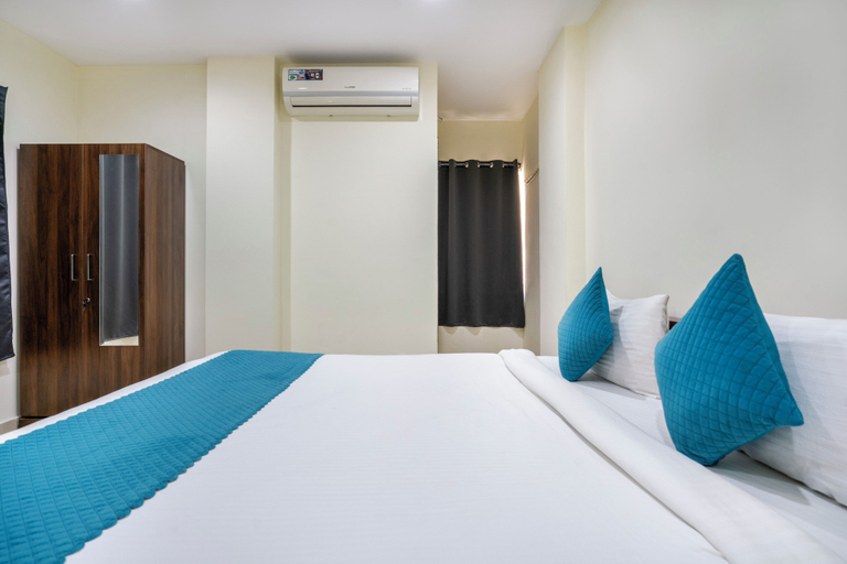 Room 5, Blue Springs, Hyderabad