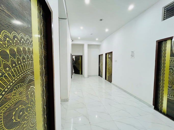Exterior, AVR MOTEL, Varanasi