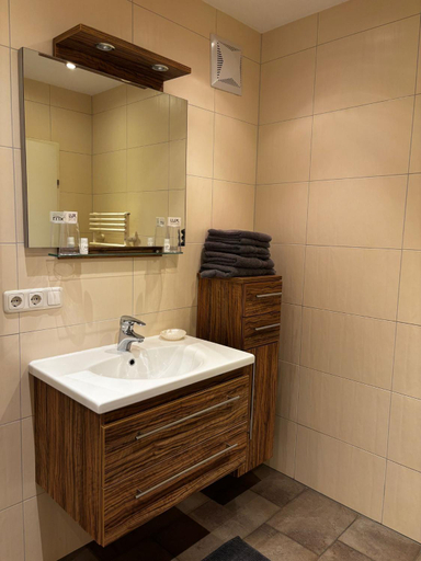 Bathroom 4, Hotel Garni Daniela Urich, Vöcklabruck