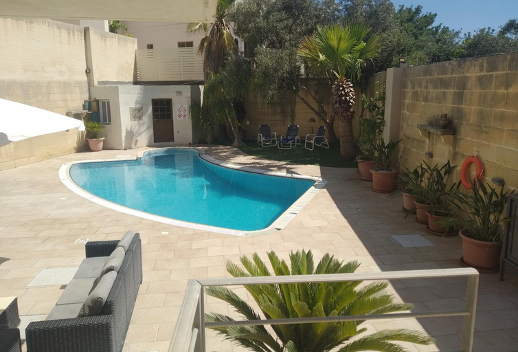Sport & Beauty 2, Fully AC, 4 Bed. detached property with pool
