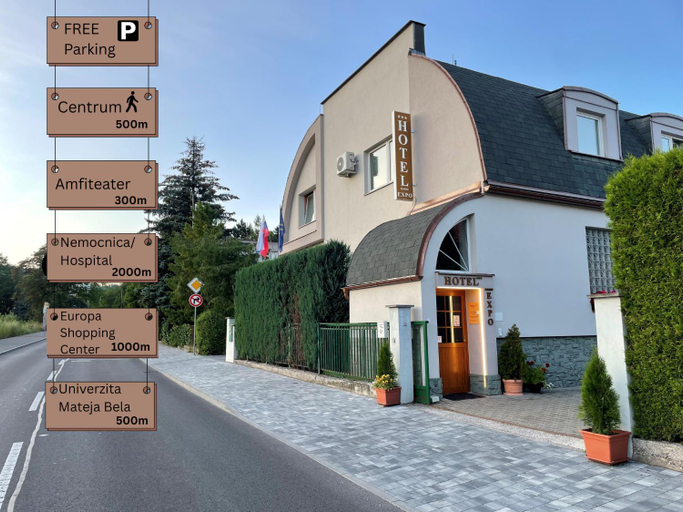 Exterior & Views