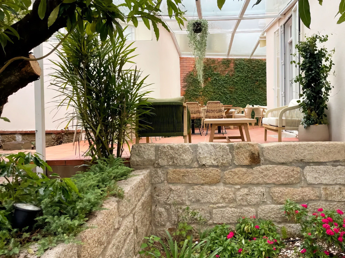 Terrace/patio 4, Porto Surf Lodge, Porto