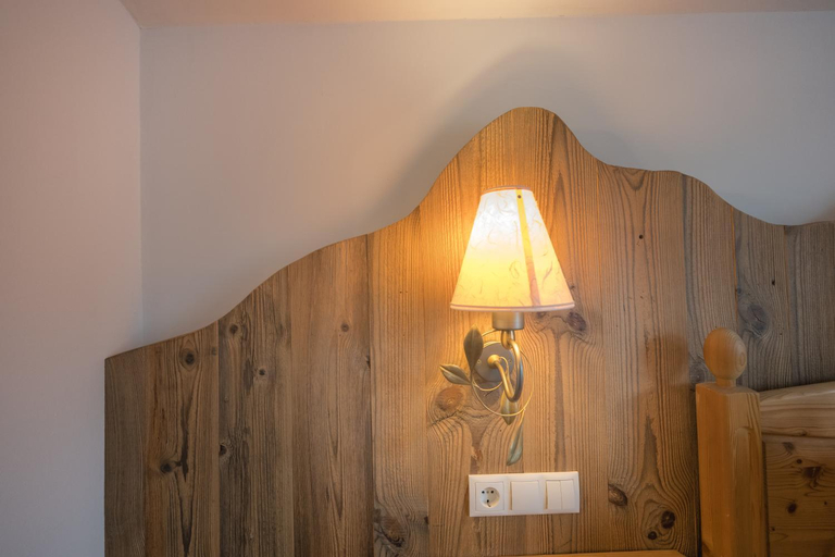 Bedroom 3, Hotel Schartner, Sankt Johann im Pongau