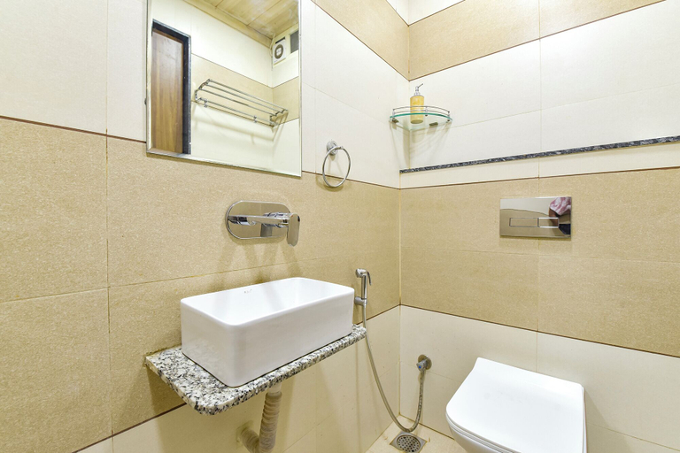 Bathroom 4, Fabexpress Fusion Stays, Indore