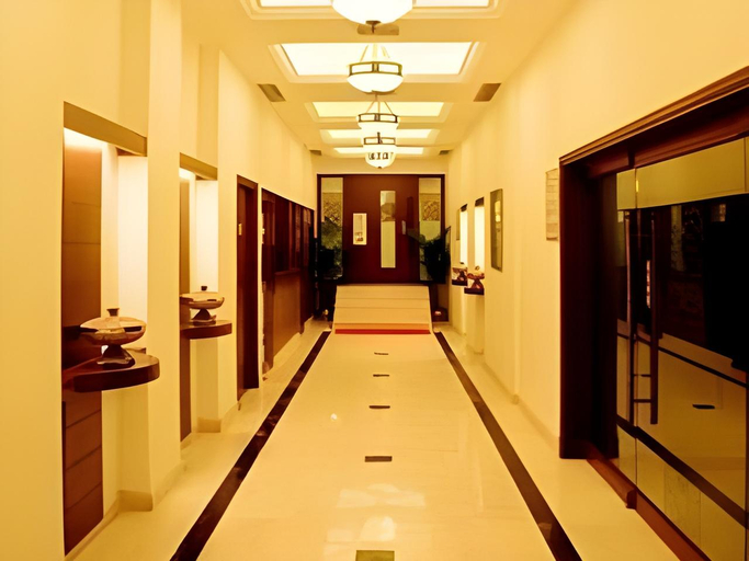Others 3, Hotel Victoria, Chennai