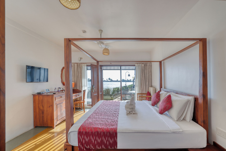 Room 2, Alaya Stays Paloma Backwater Resorts, Alappuzha