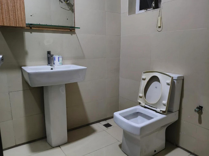 Bathroom 5, Adsuit Hotel Calabar, Akpabuyo