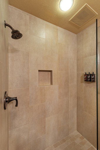 Bathroom 4, Wyoming Inn of Jackson Hole, Teton