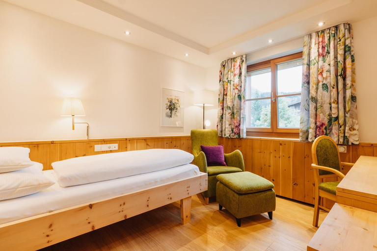 Bedroom 3, Hotel Aurora, Bludenz