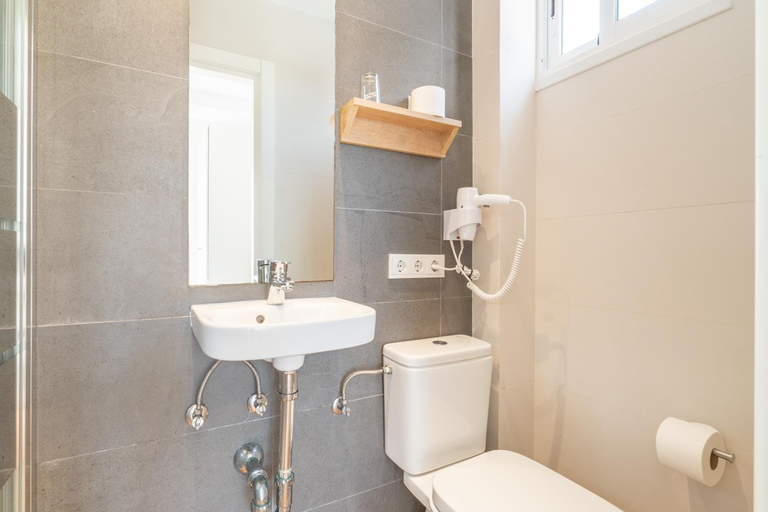 Bathroom 5, Hostal Alcina, Baleares