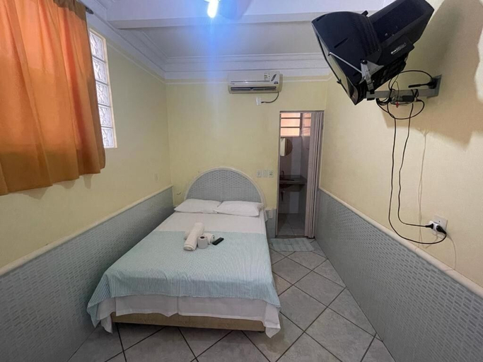 Room 4, Hotel Independência, Goiania