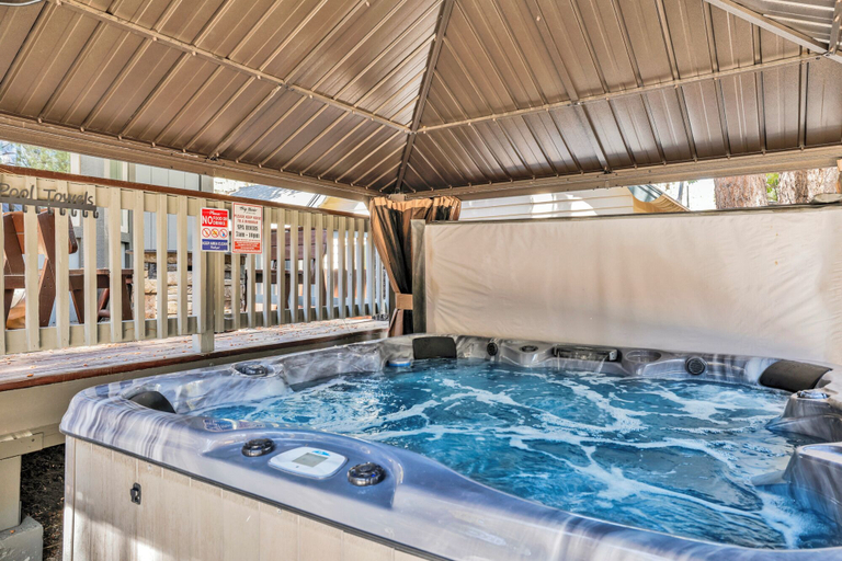 Outdoor spa tub 2, Golden West Cottage #2581, San Bernardino