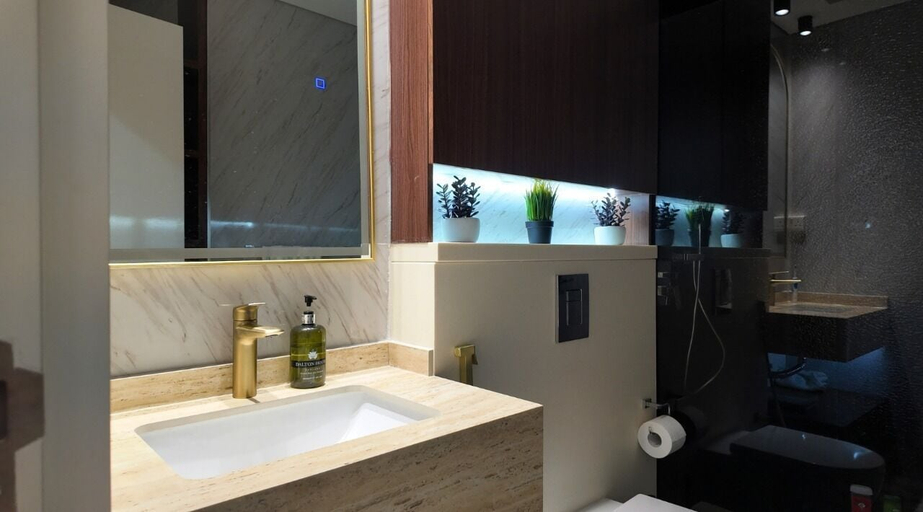 Interior 2, Luxury 1BR w/ Balcony & Burj Khalifa View, Dubai