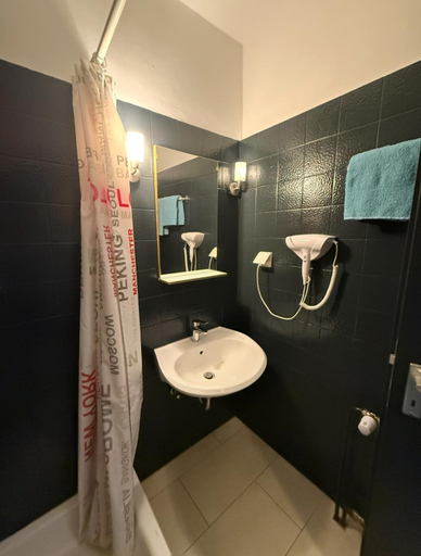 Bathroom 3, Hotel Uthoff, Osnabrück