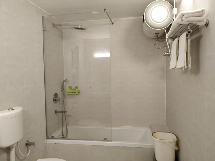 Bathroom 2, Chai Seeds Resort, Tinsukia