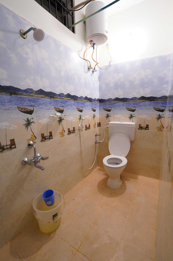 Bathroom 5, The Last Stop Backpackers Hostel, Viluppuram