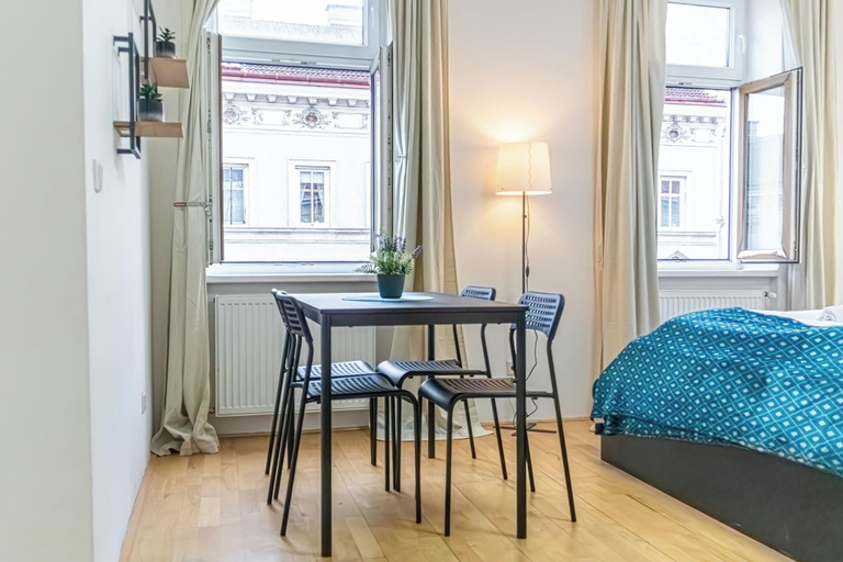 Room 5, Budget 2BR Apt Near Wiener Stadthalle, Wien