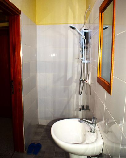 Bathroom 4, Iziba Lodge - Hoima, Bugahya